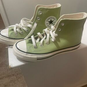 BRAND NEW Women’s Converse